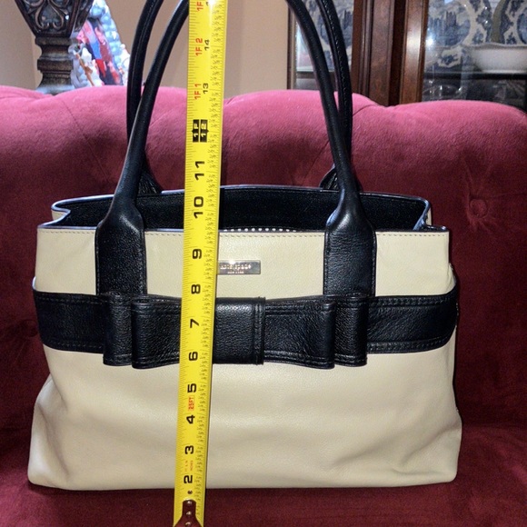 Kate Spade Quinn Villabella Host Pick Black & taupe leather tote with bow - Picture 6 of 7